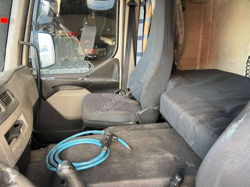 Ciągnik siodłowy Volvo 320-18