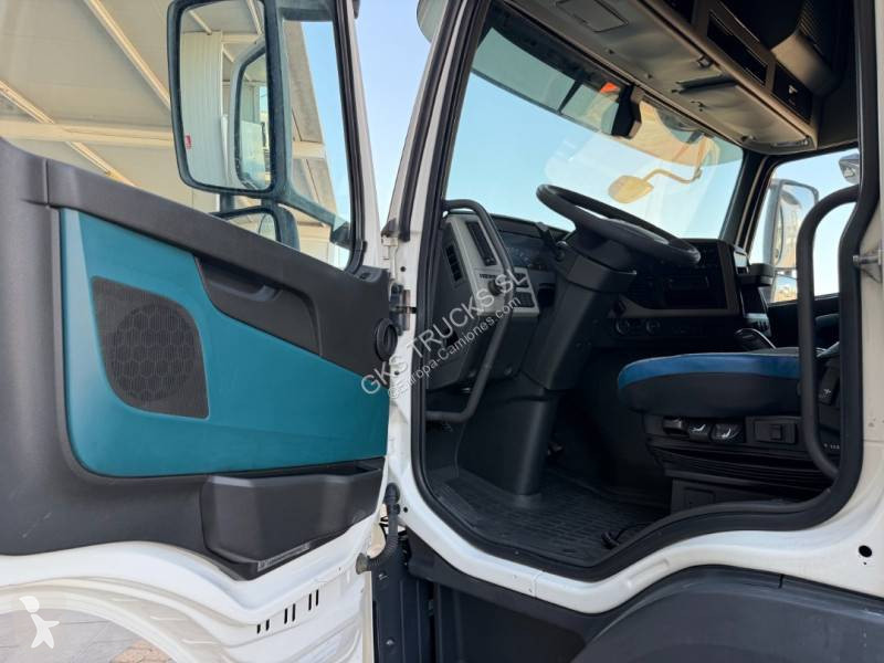 Traktor Volvo 460