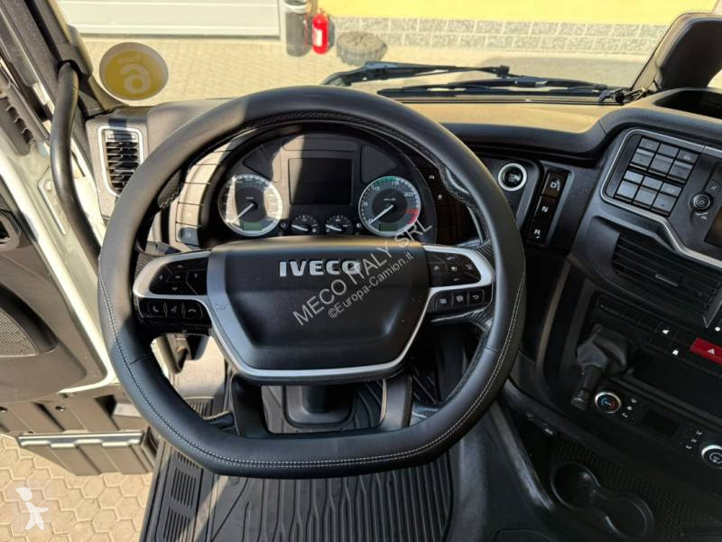 جرار Iveco 530