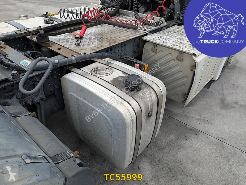 Cabeza tractora Mercedes 1842