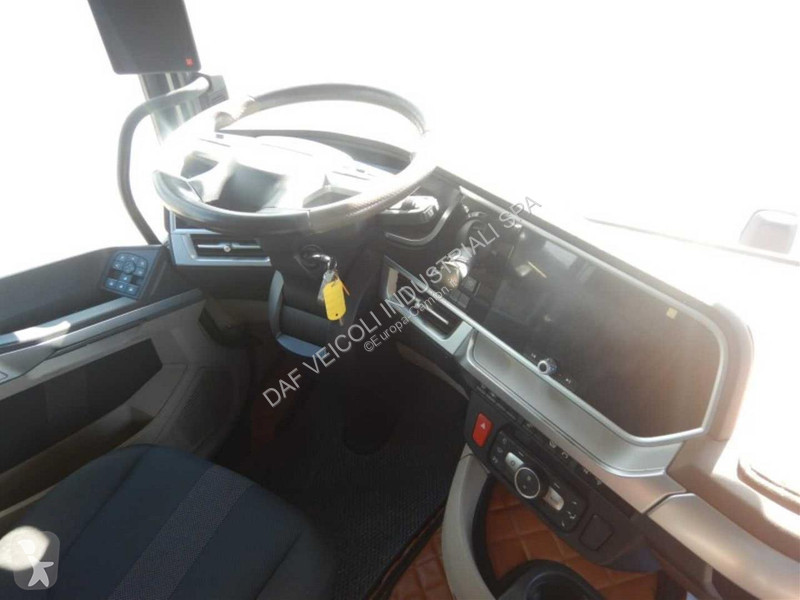 DAF + 530 FT 4X2 tractor unit