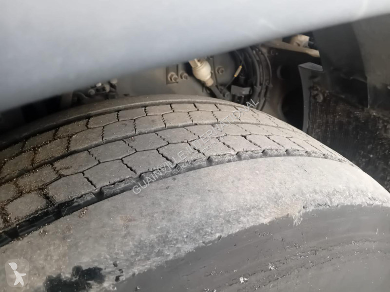 جرار Volvo 500