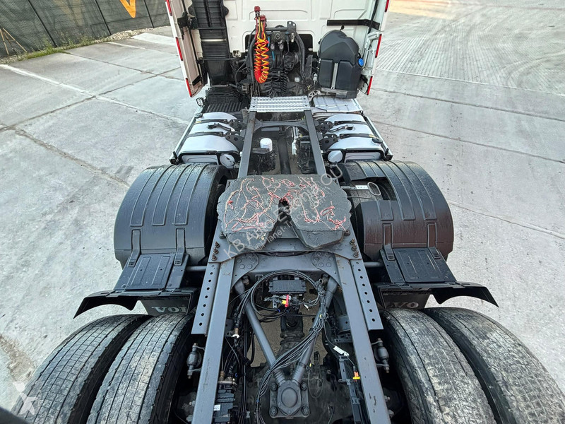 Cabeza tractora Volvo 500 6x4 TANDEM LIFT / 75T...