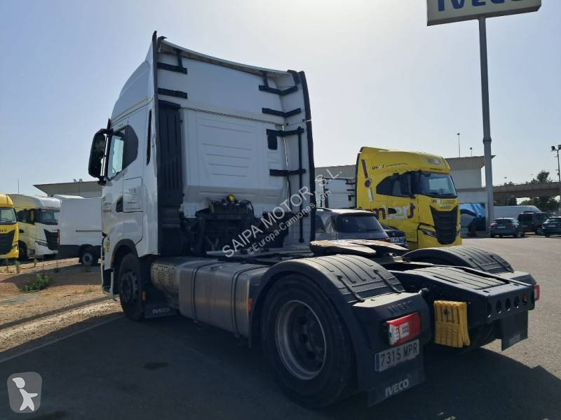 Traktor Iveco 490