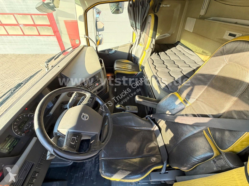 Ciągnik siodłowy Volvo FH 750 8x4 BL  Tridem...