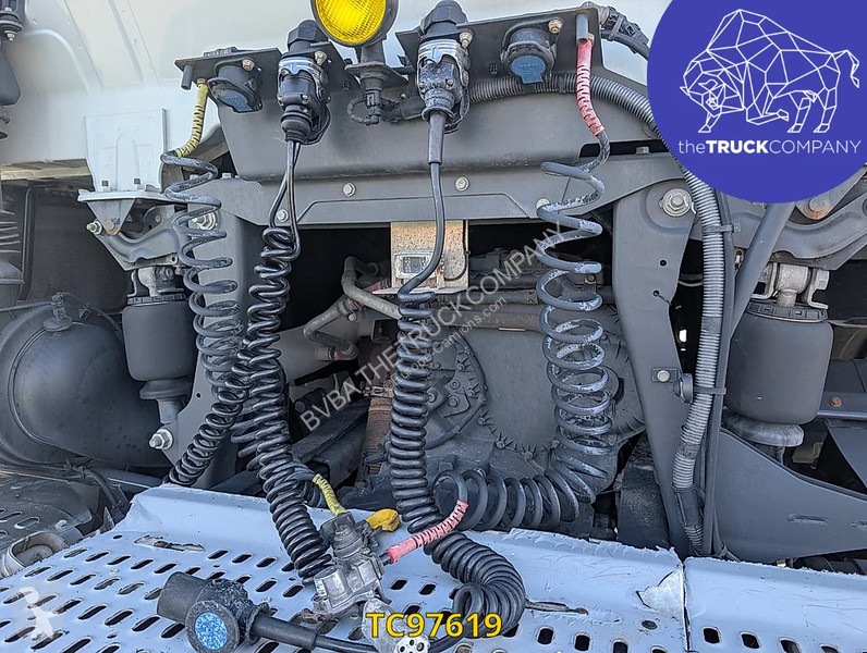 Iveco S-Way 420 tractor unit