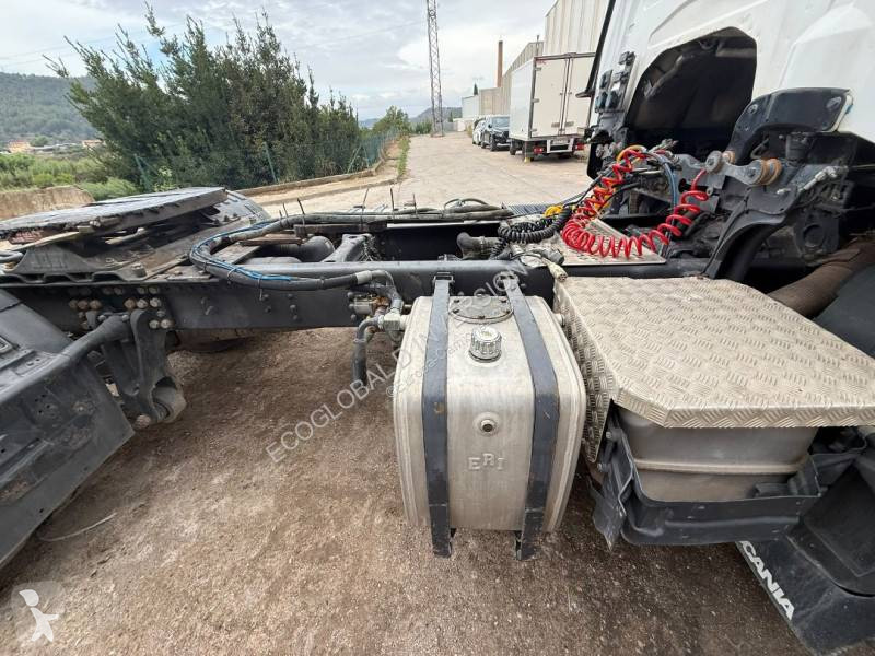 Scania 400 tractor unit