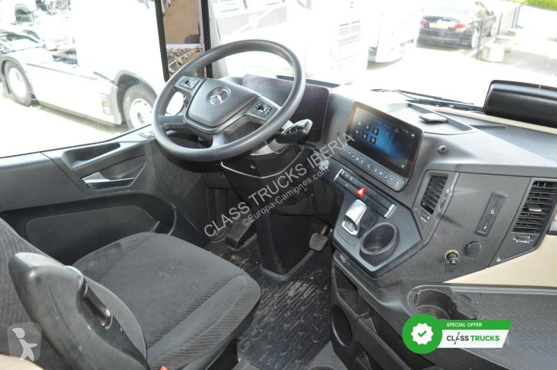 Mercedes 5 1845 BigSpace MirrorCam tractor unit