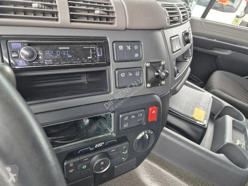 DAF 480 FT SPACE CAB LOW DECK tractor unit