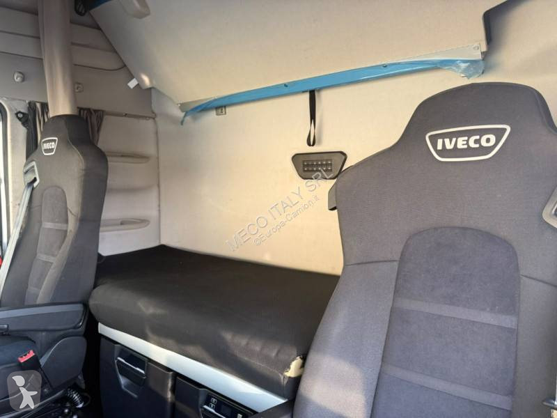 Iveco 490 tractor unit