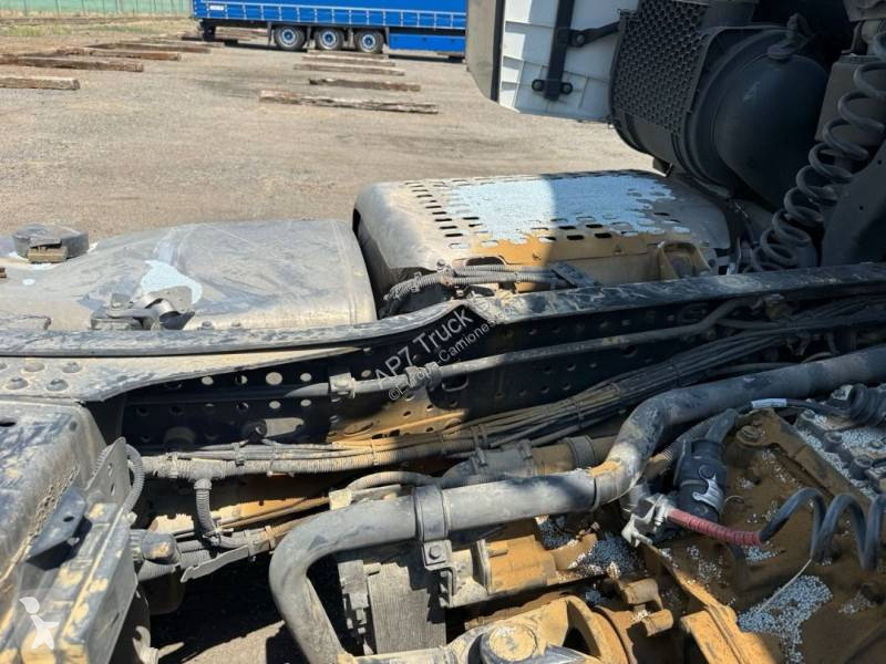 Iveco 490 tractor unit