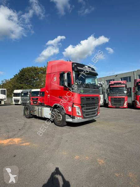 Volvo 460 Globetrotter tractor unit