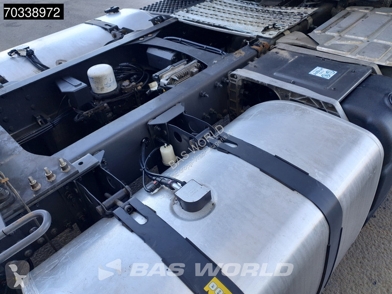 Tahač Volvo 500 4X2 XL 2x Tanks ACC