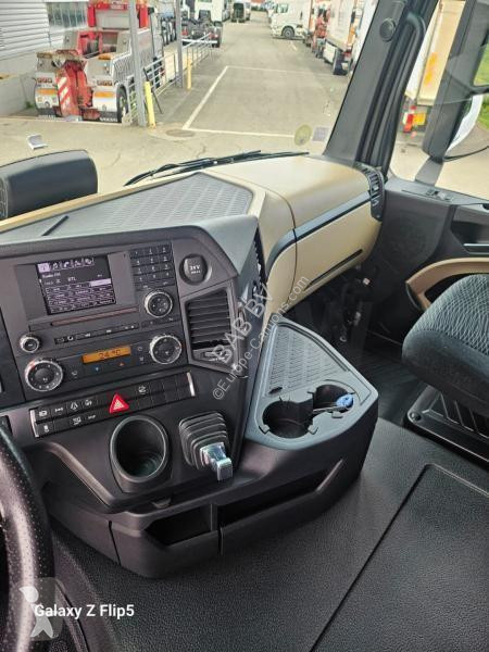 Traktor Mercedes 1845