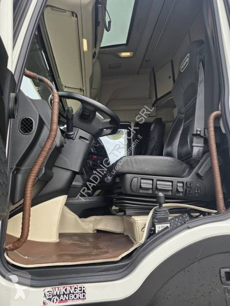 Traktor Iveco 570