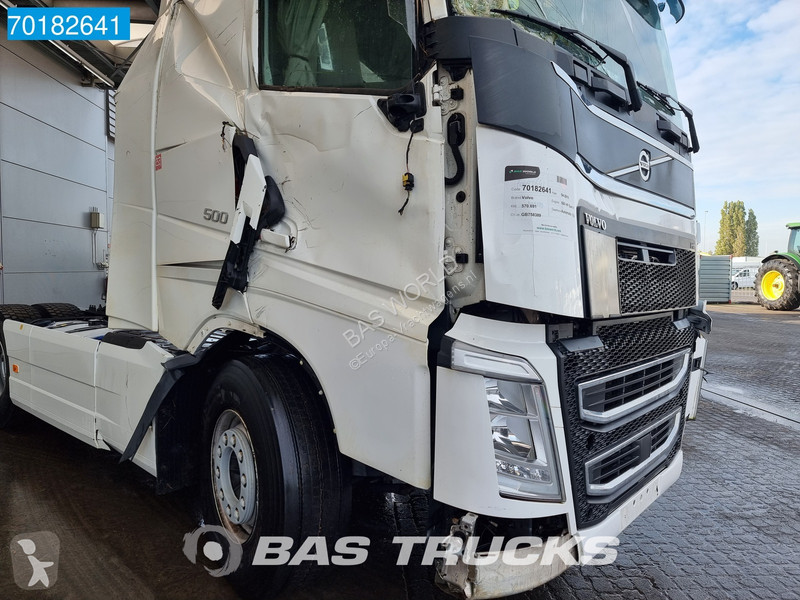Damaged Volvo FH hazardous materials / ADR tractor unit 500 4x2 Diesel