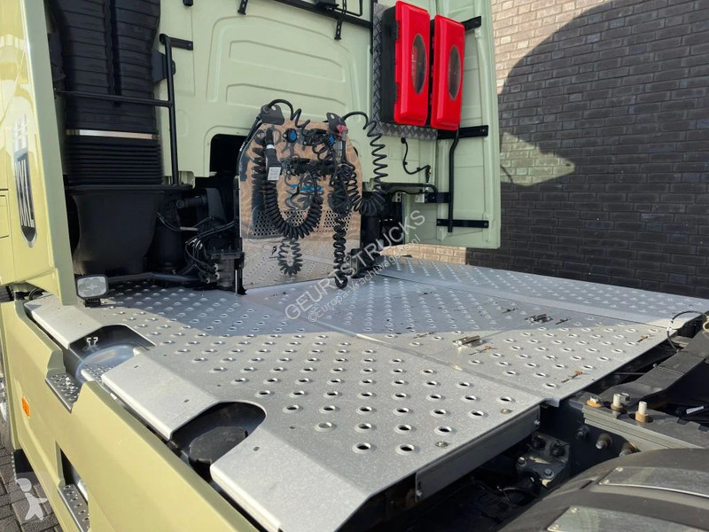 Traktor Volvo 16750 6X4 XXL CABINE...