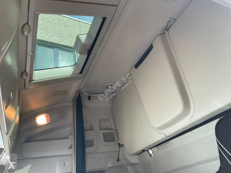 Cabeza tractora Iveco