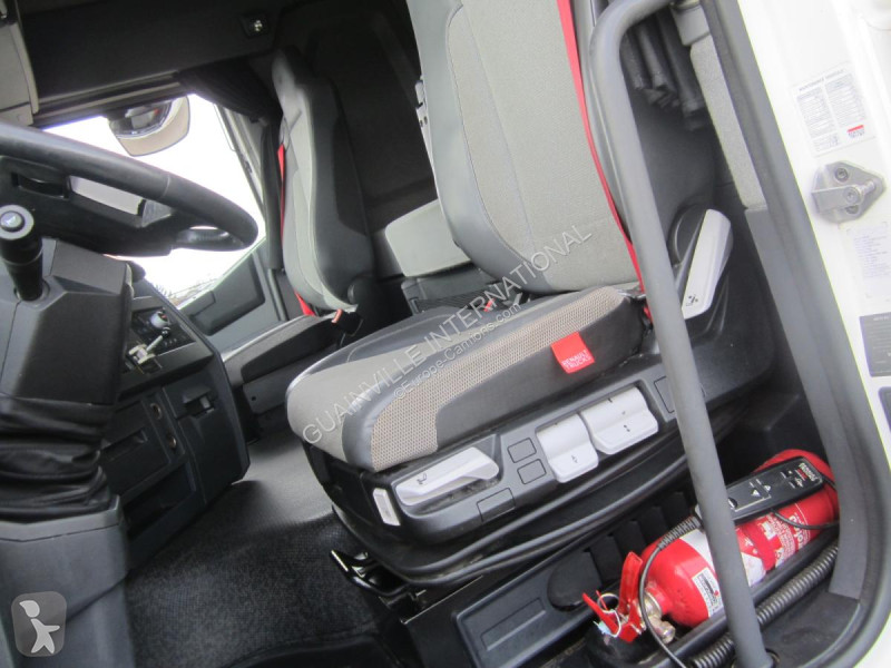 Traktor Renault 460 Gamme T