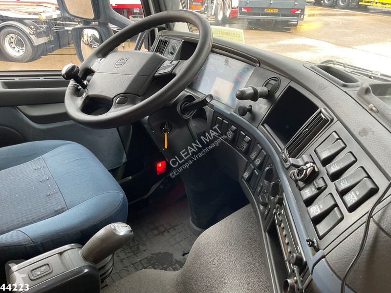 Tractor Volvo FM 340 HMF 12 Tonmeter laadkraan