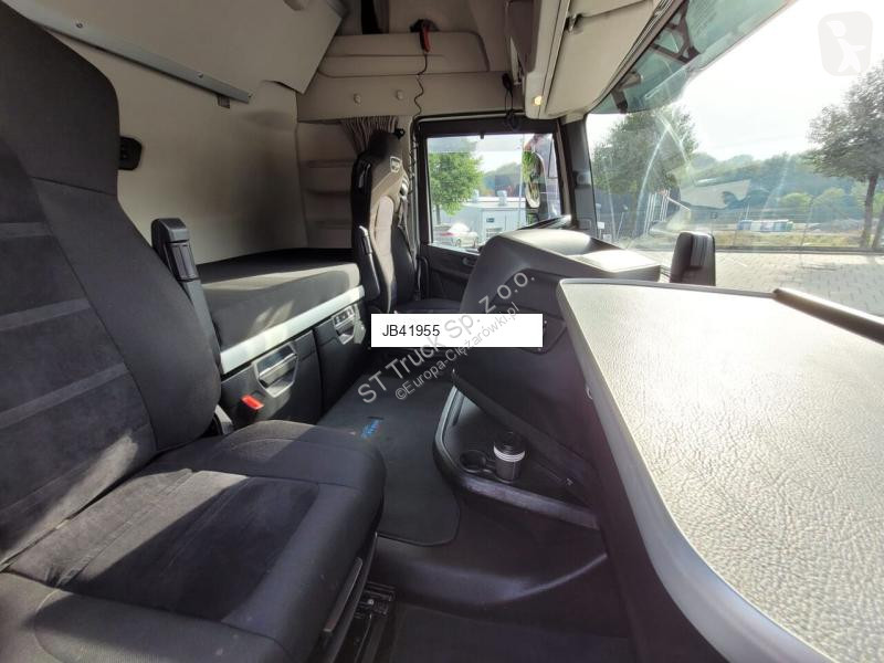 Cap tractor Iveco 460