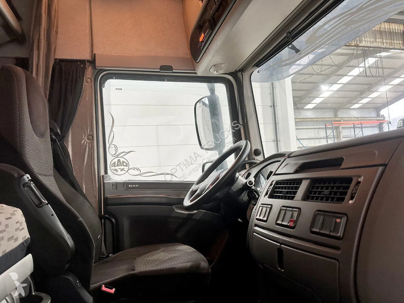 Traktor DAF SPACECAB / STANDAIRCO / ADR