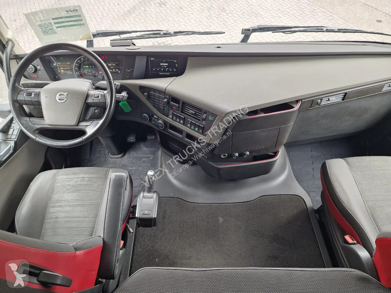 Traktor Volvo 13500 Globetrotter 4x2 - I...