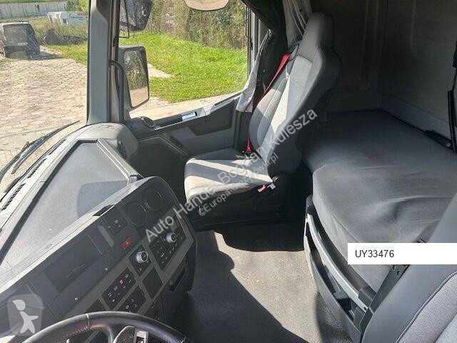 Cap tractor Renault T 460