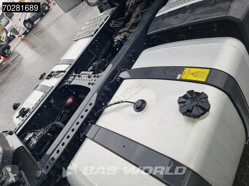 Traktor Mercedes 1851 4X2 BigSpace 2x Tanks