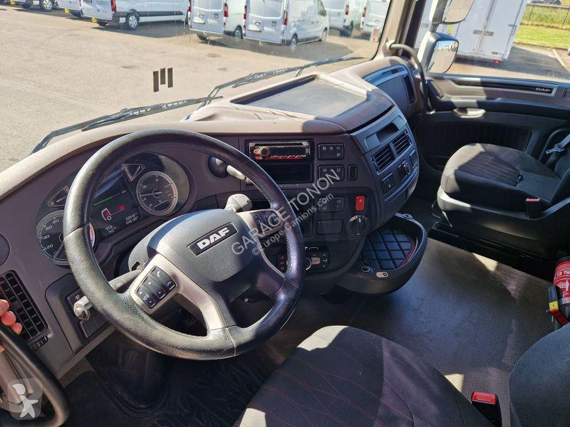 Tahač DAF 530
