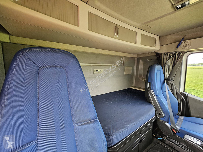 Tahač Volvo 500 LOW ROOF PTP+HYDR.
