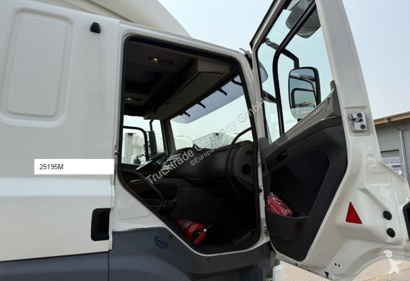 Traktor DAF CF 400