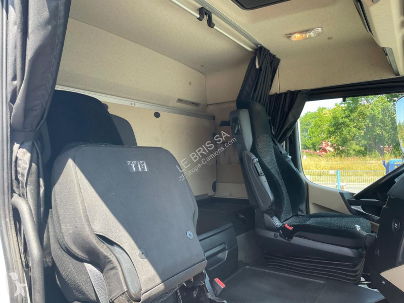 جرار Mercedes ACTROS 1848
