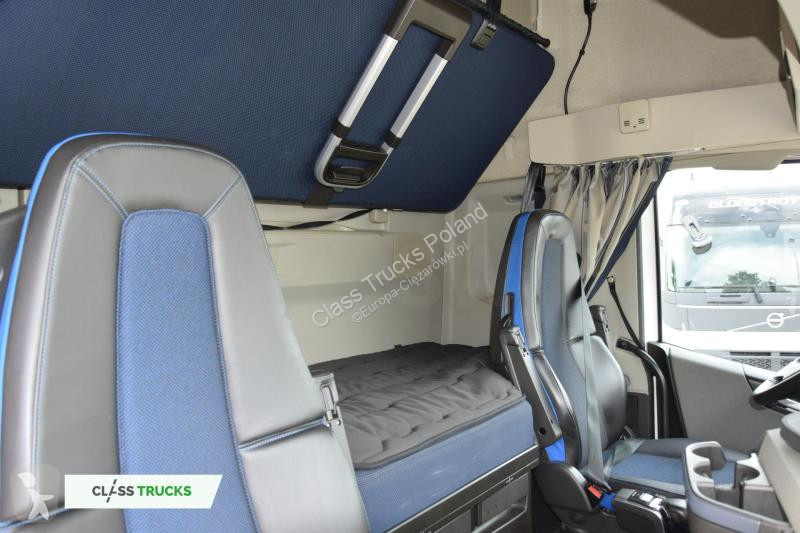 Tahač Volvo FH  Globetrotter XL i-Save Side Skirts