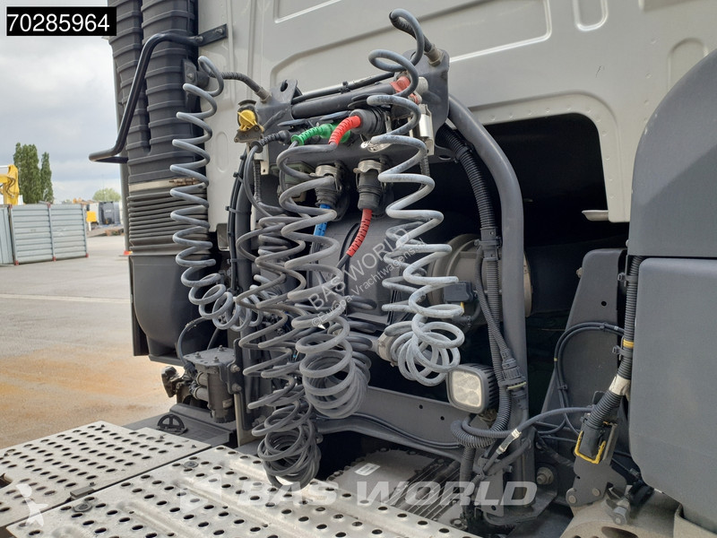 Traktor Volvo 420  4X2 Globetrotter Alcoa LED...