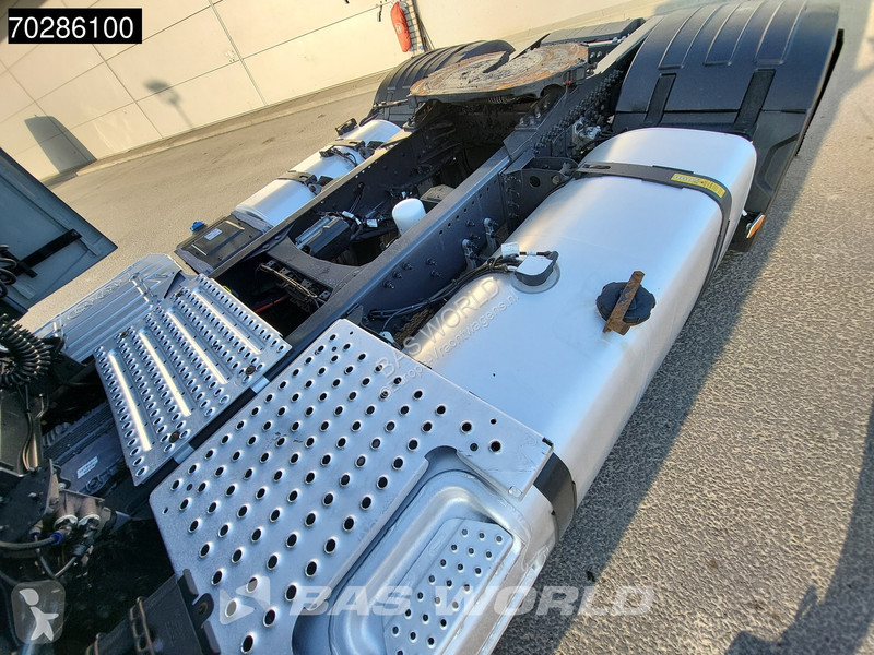 Traktor Volvo FH  FH 4X2 VEB+ LED 2xTanks ACC...