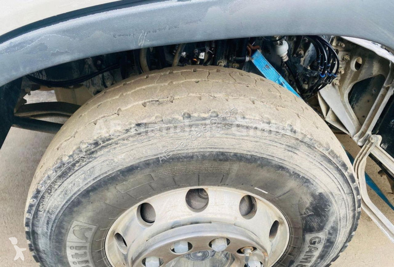 جرار Volvo FMX 500