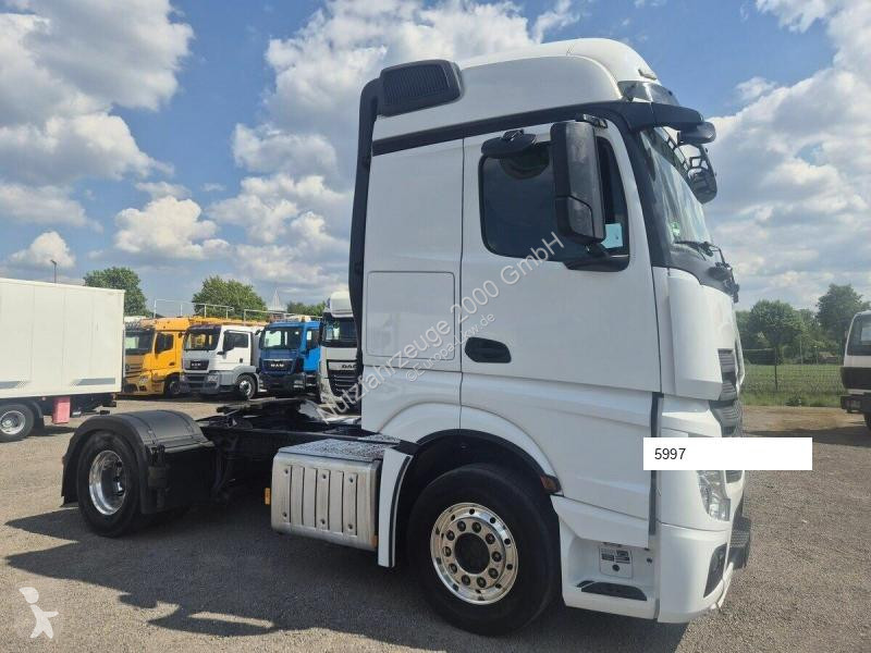 Traktor Mercedes