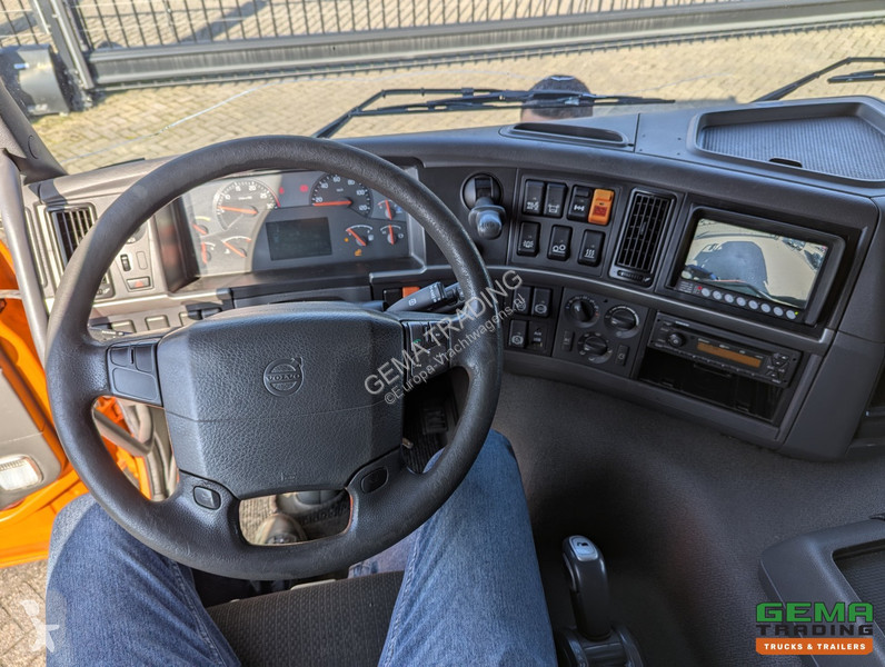 Tahač Volvo 6x2/4 Globetrotter Euro 5 - ADR -...
