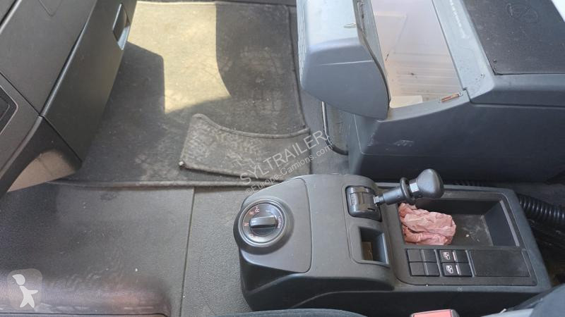 Traktor MAN 33.560