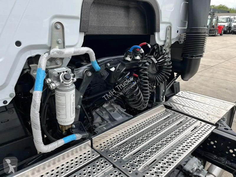 Tahač Mercedes 3340 S 6x4 Tractor Head