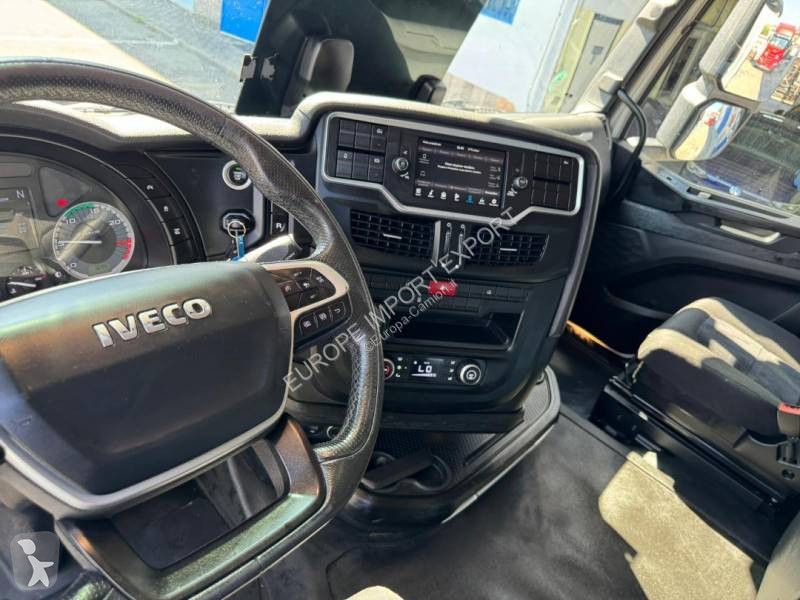 Traktor Iveco