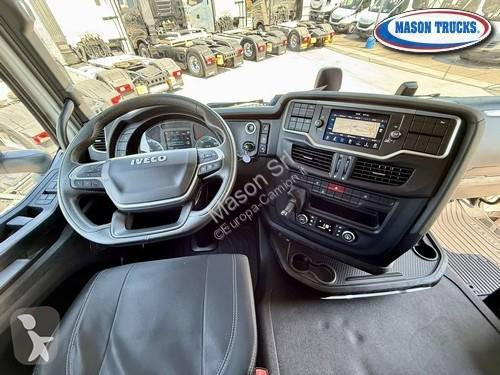 Traktor Iveco