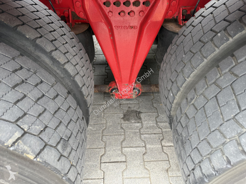 Traktor Volvo 420 8X4 Kran Palfinger PK90002 31...