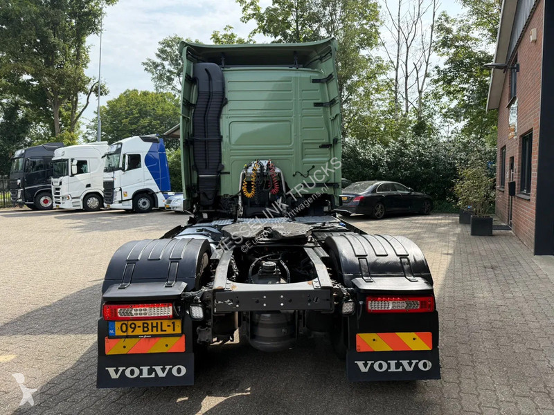 Tractor Volvo FM 370 Globetrotter XL Xenon Side...