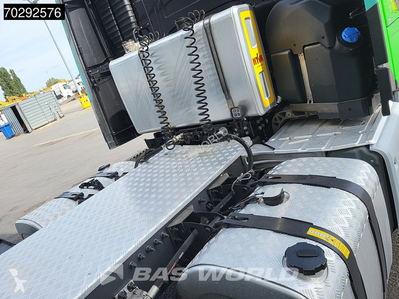 Tahač Volvo 650 6X4 Retarder Full-Air Liftachse...