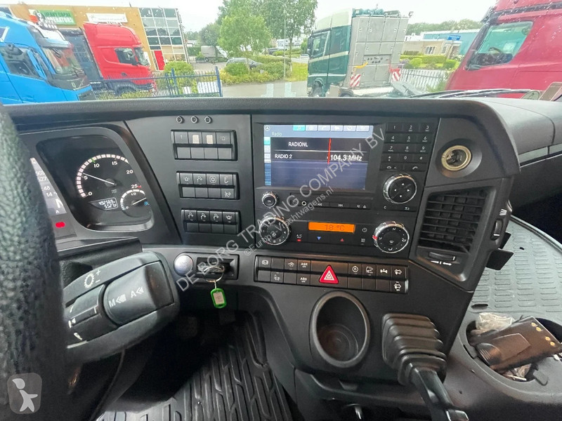 Tahač Mercedes 4163 8x4/4