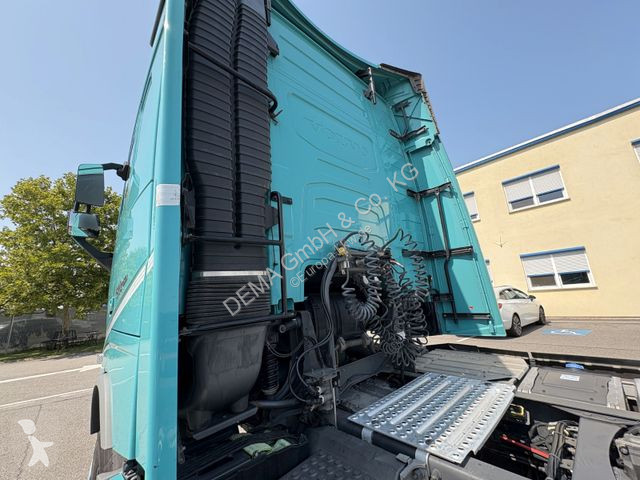 Tahač Volvo FH...