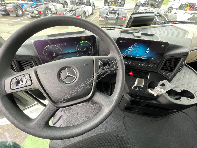 Traktor Mercedes  1851 LS