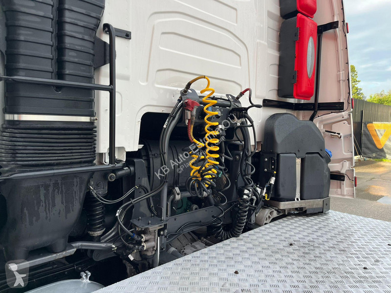 Tahač Volvo 500 6x2 GLOBE XL / RETARDER /...